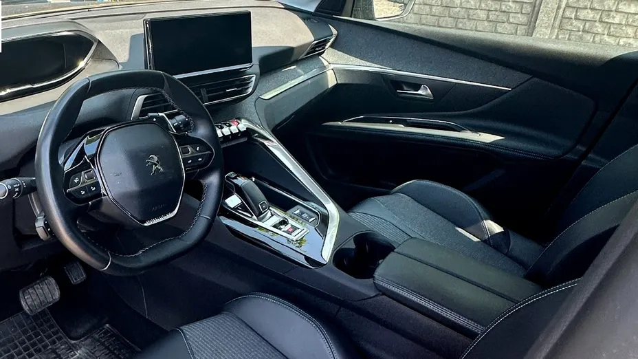 PEUGEOT 3008 -