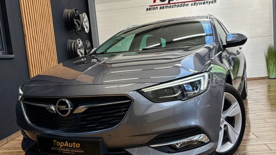 OPEL Insignia -