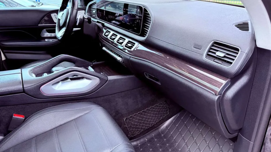 MERCEDES-BENZ GLS -