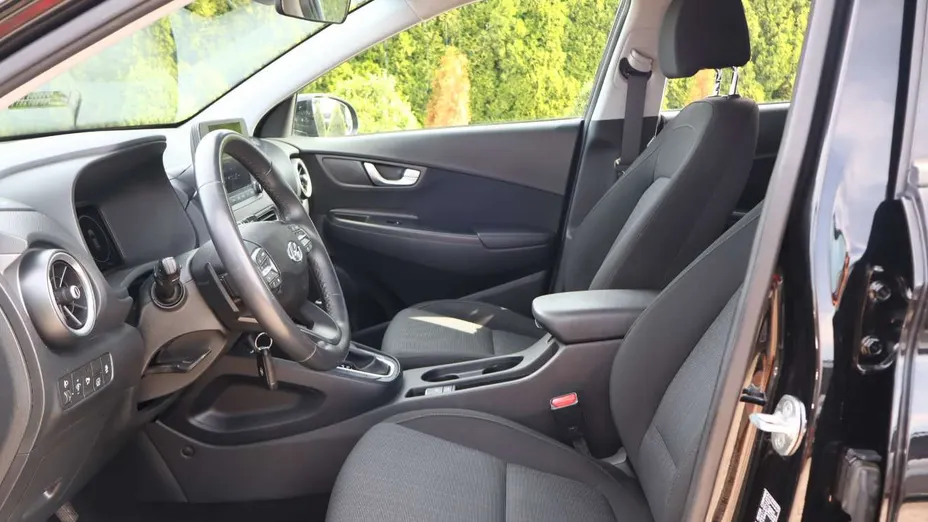HYUNDAI Kona -