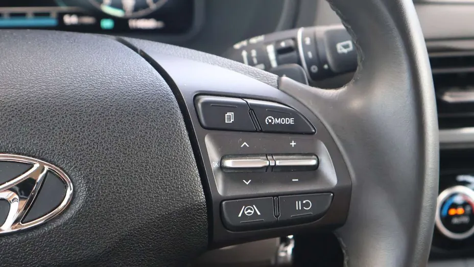 HYUNDAI Kona -