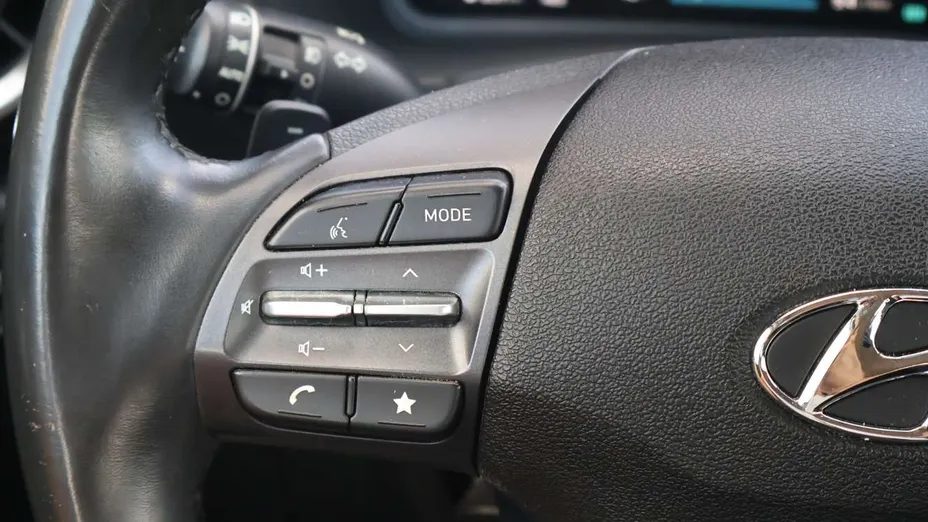 HYUNDAI Kona -