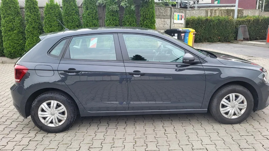 VOLKSWAGEN Polo -