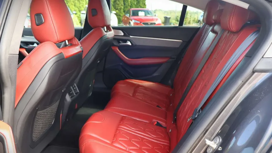 PEUGEOT 508 -