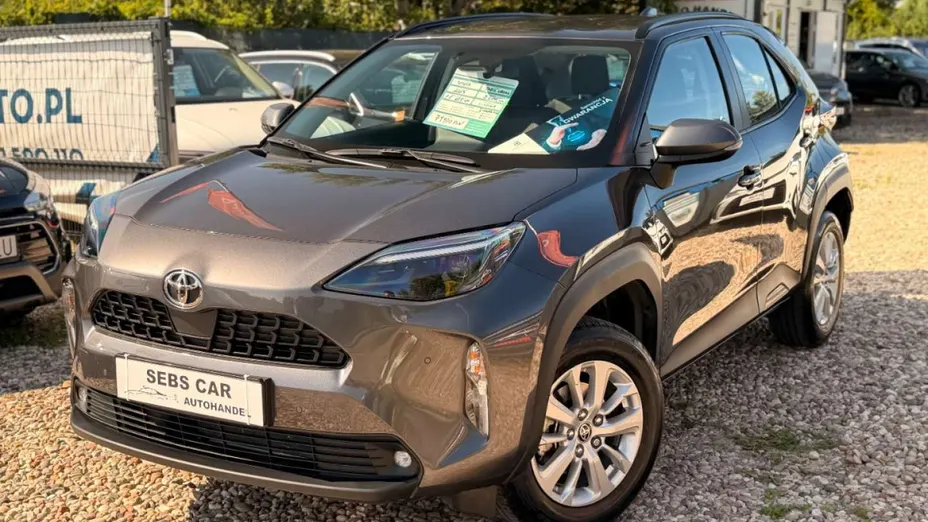 TOYOTA Yaris Cross -
