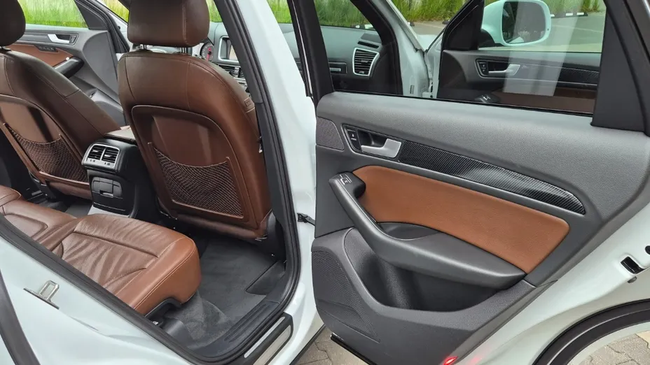 AUDI Q5 -