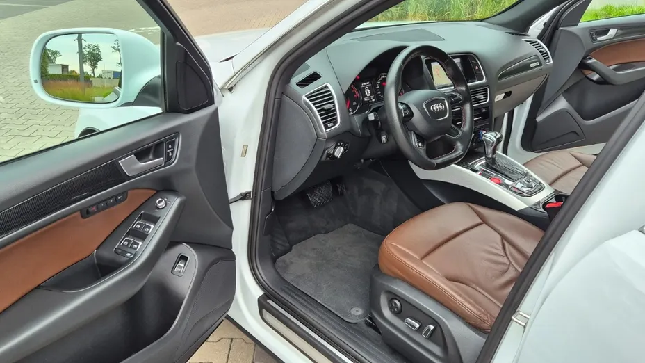 AUDI Q5 -