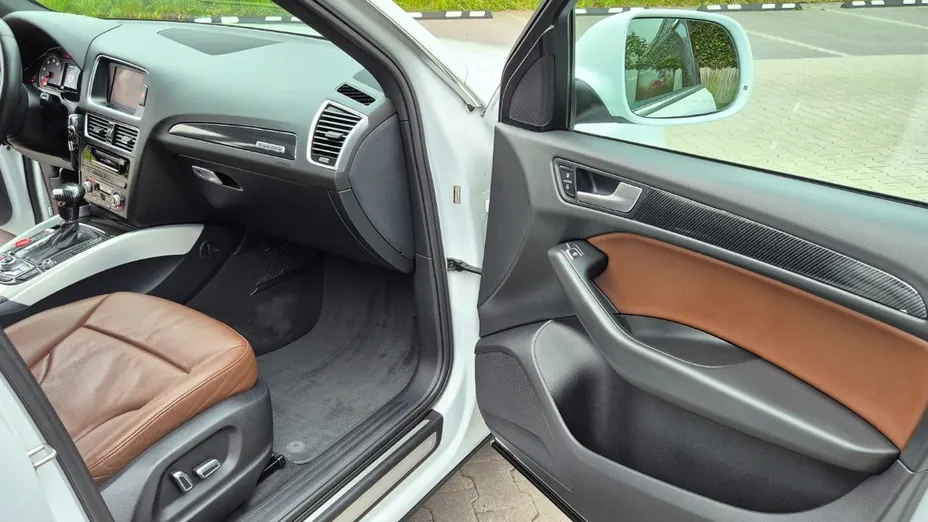 AUDI Q5 -