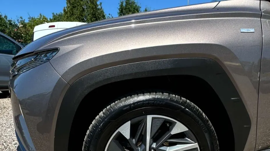 HYUNDAI Tucson -