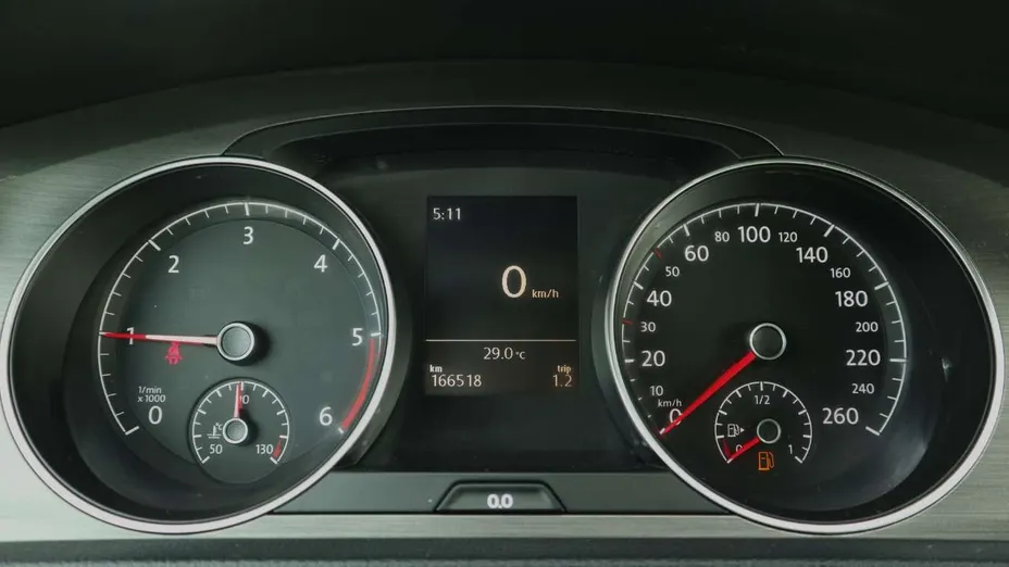 VOLKSWAGEN Golf -