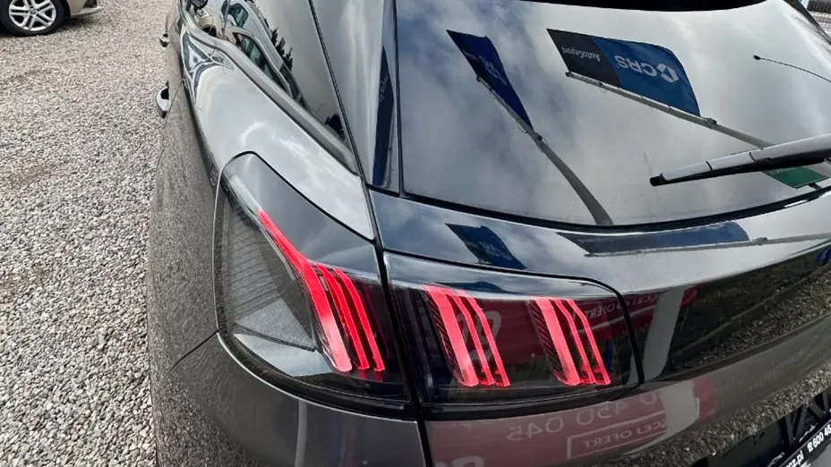 PEUGEOT 3008 -