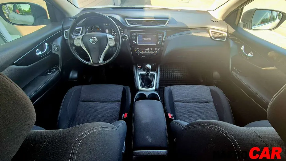NISSAN Qashqai -