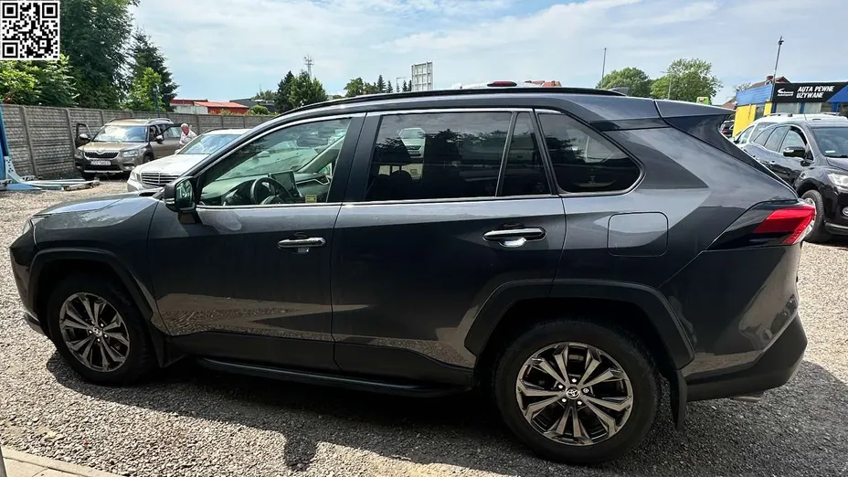 TOYOTA RAV4 -