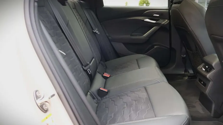 AUDI A6 -