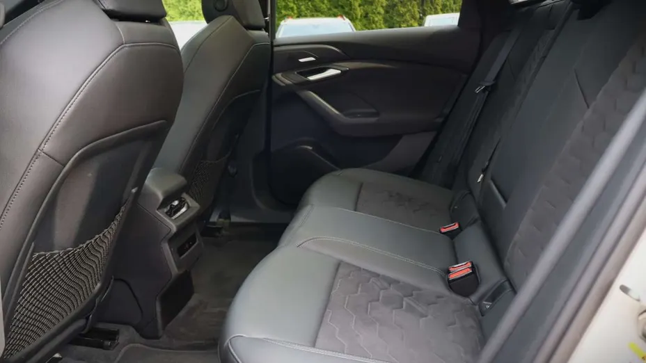 AUDI A6 -