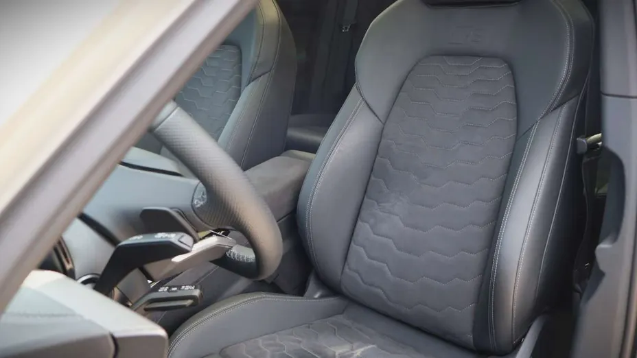 AUDI A6 -