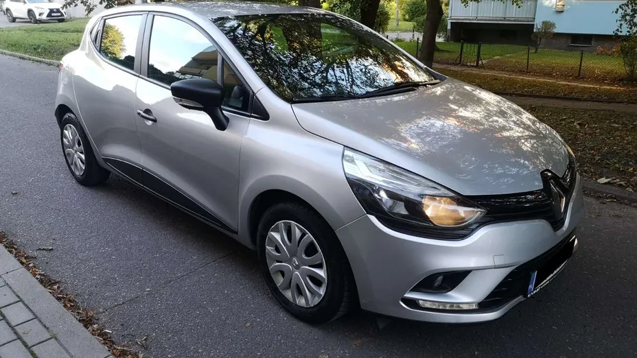 RENAULT Clio -