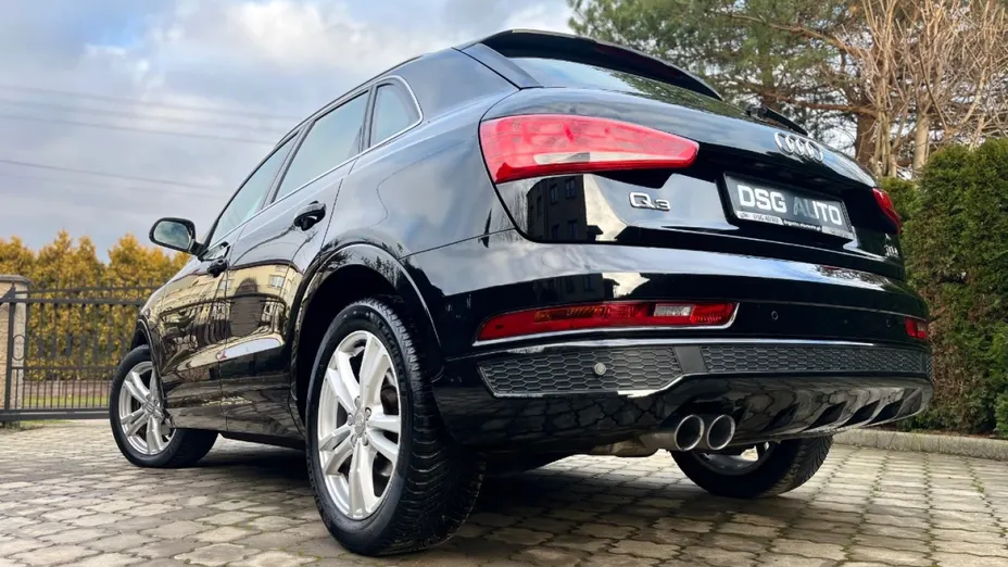 AUDI Q3 -