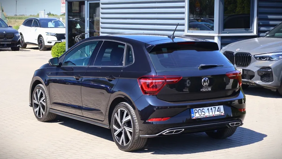 VOLKSWAGEN Polo -
