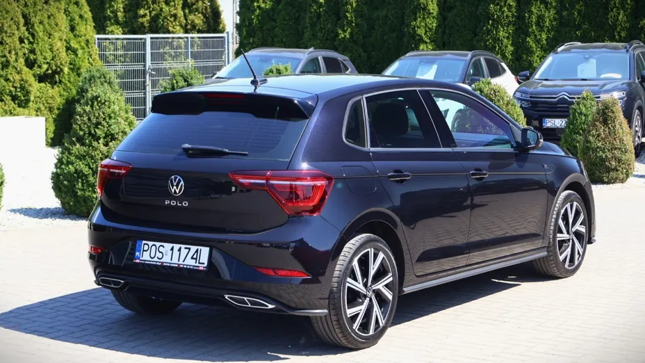 VOLKSWAGEN Polo -