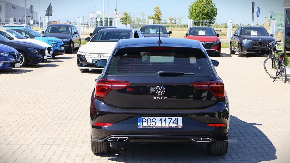 VOLKSWAGEN Polo -