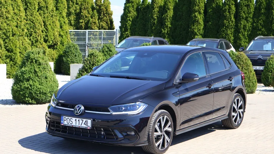 VOLKSWAGEN Polo -