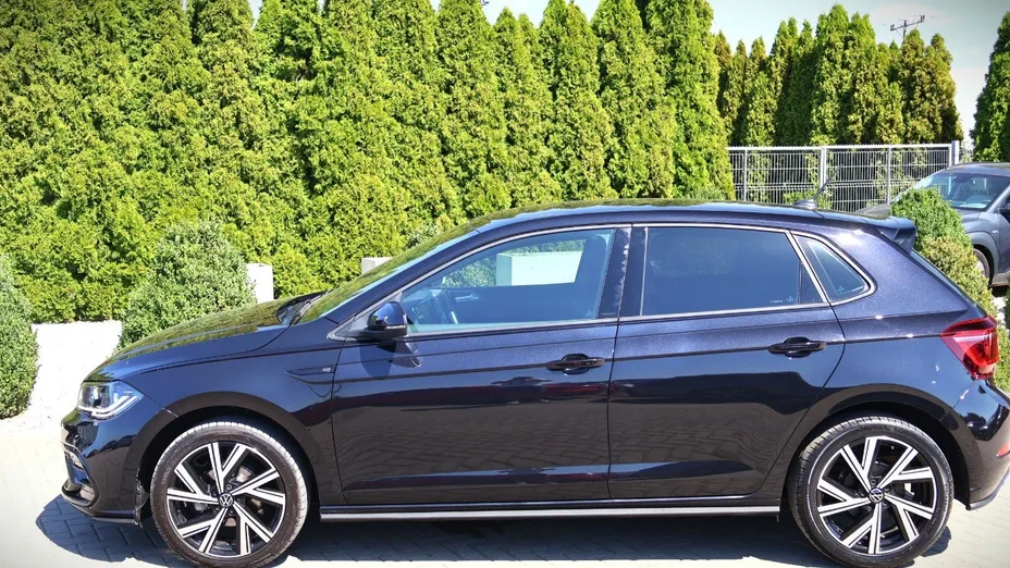 VOLKSWAGEN Polo -