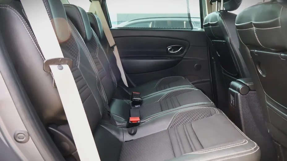 RENAULT Scenic -