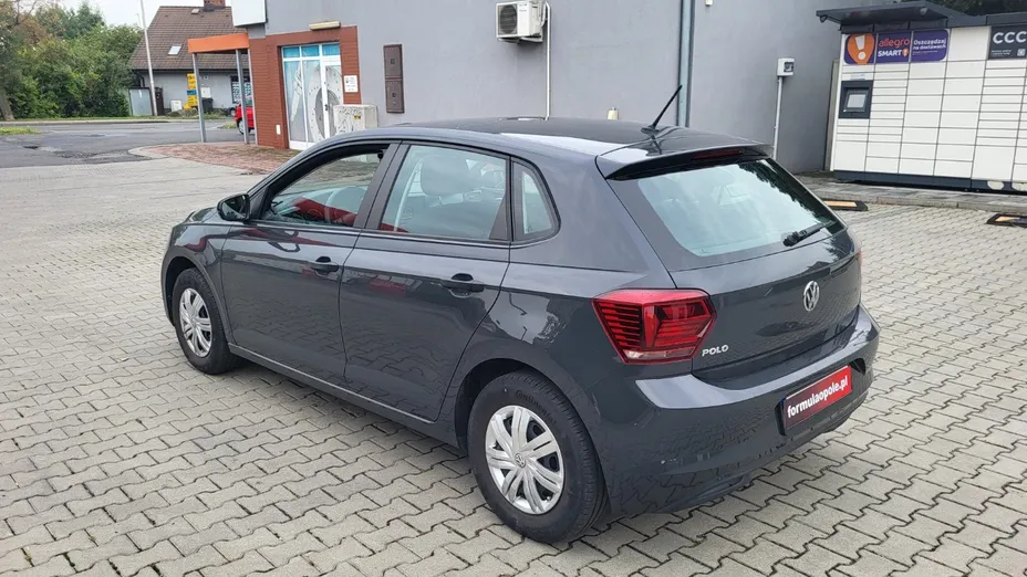 VOLKSWAGEN Polo -