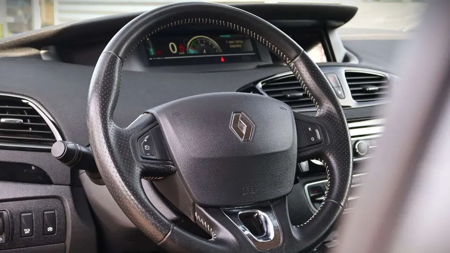 RENAULT Scenic -