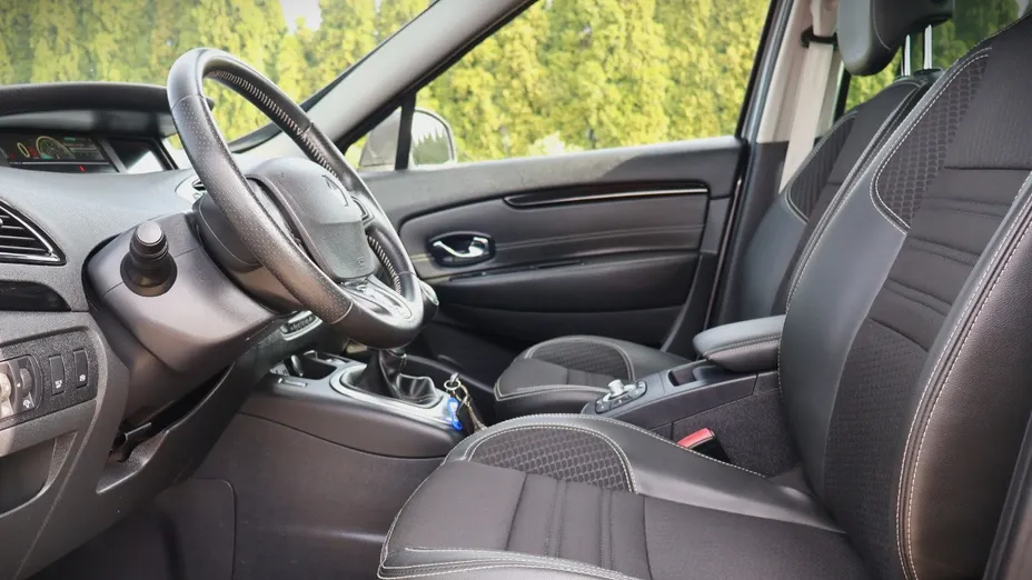 RENAULT Scenic -