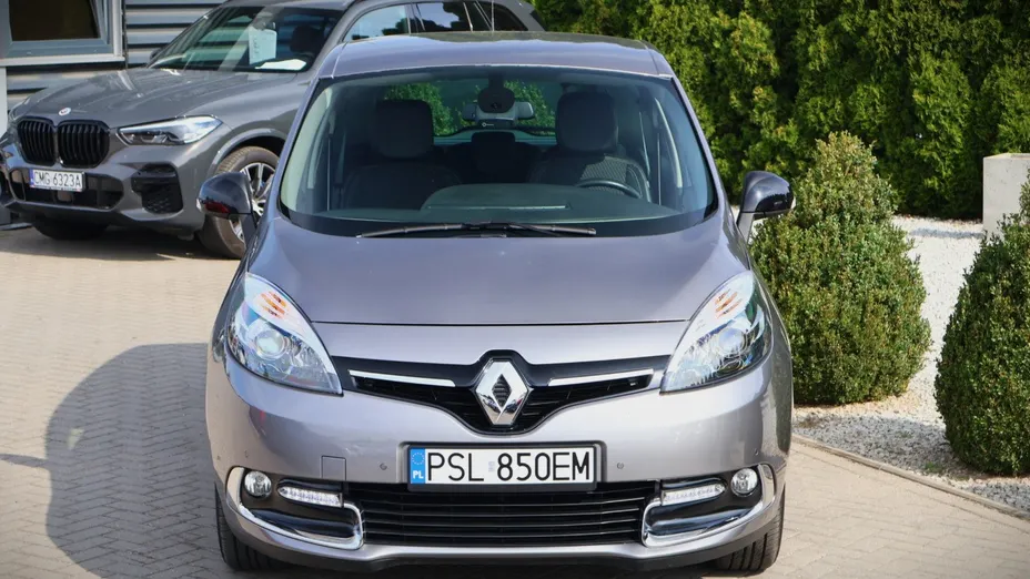 RENAULT Scenic -