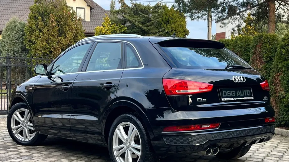AUDI Q3 -
