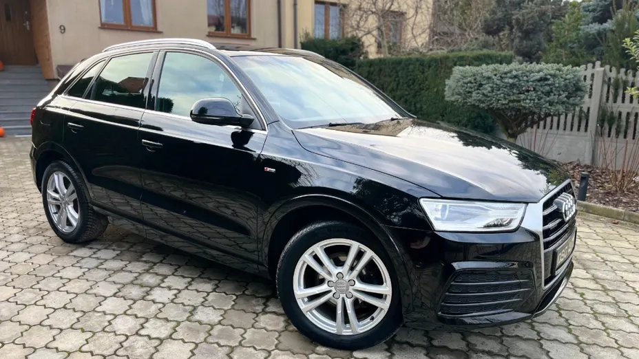 AUDI Q3 -