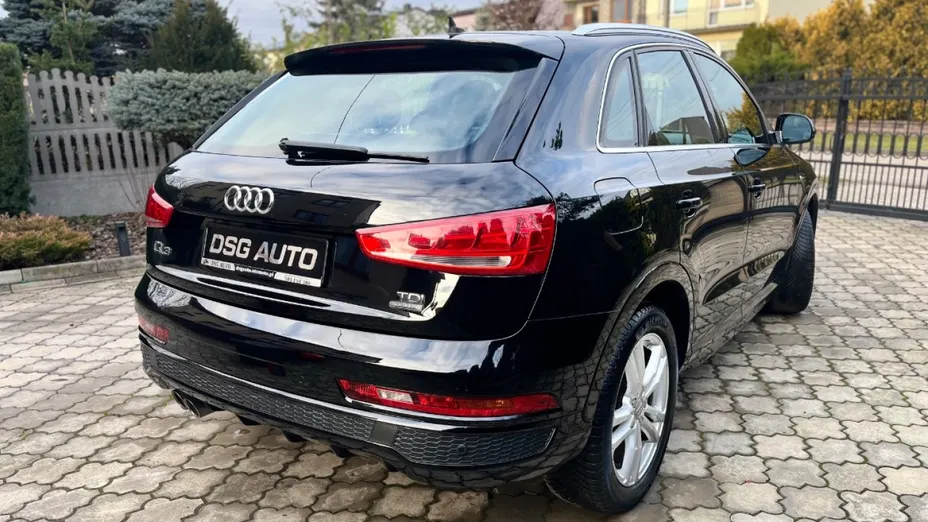 AUDI Q3 -