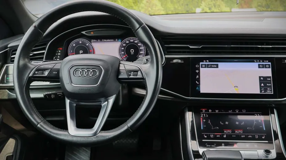 AUDI Q8 -