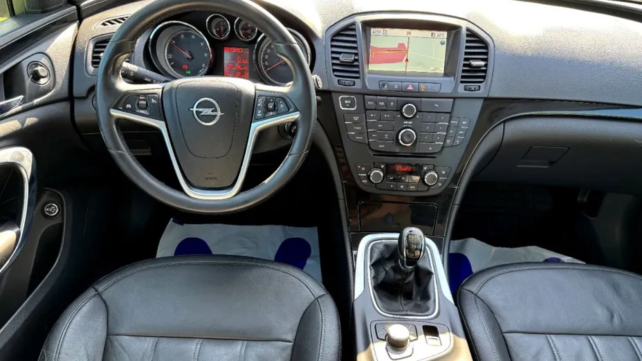OPEL Insignia -