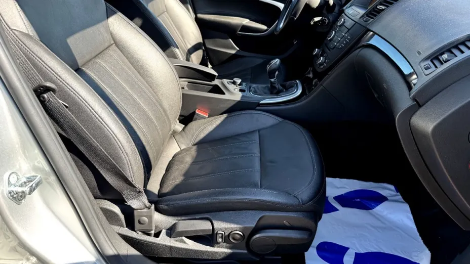 OPEL Insignia -
