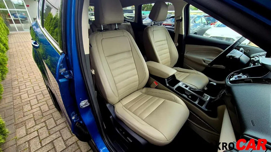 FORD Escape -