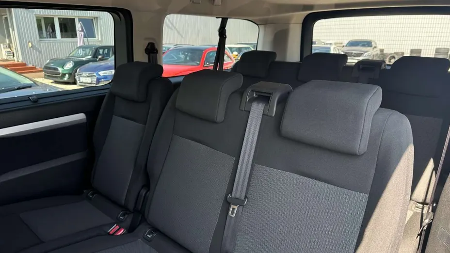 PEUGEOT Traveller -