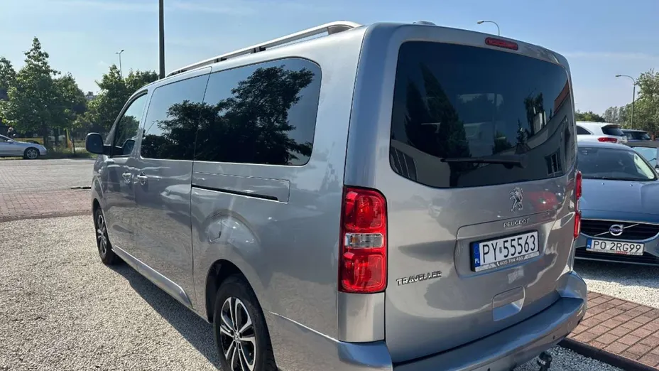 PEUGEOT Traveller -