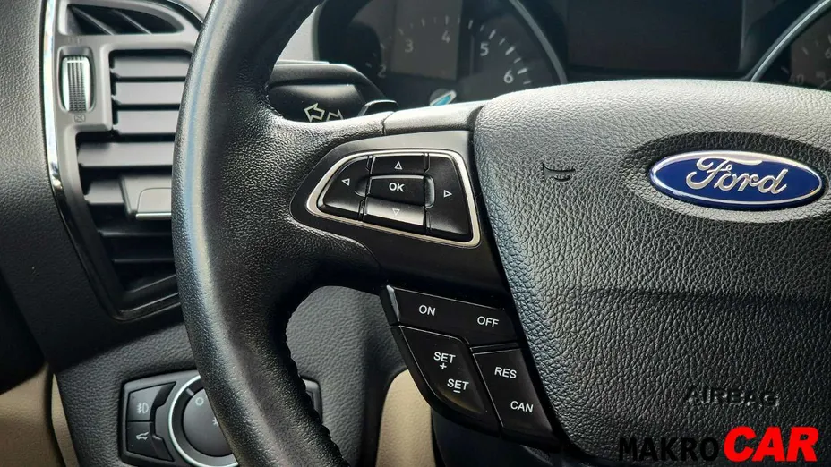 FORD Escape -