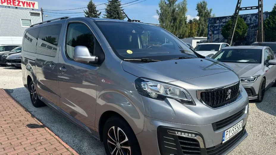 PEUGEOT Traveller -