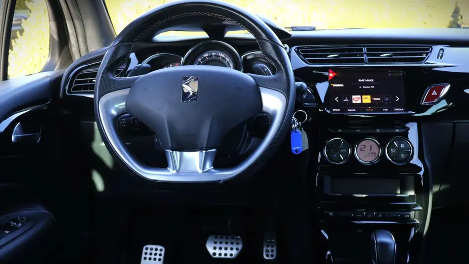 CITROEN DS3 -
