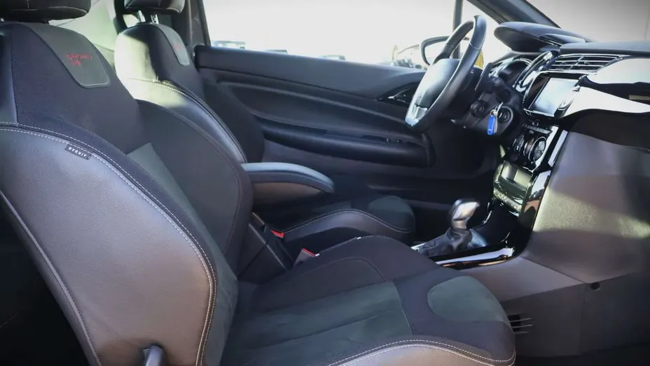 CITROEN DS3 -