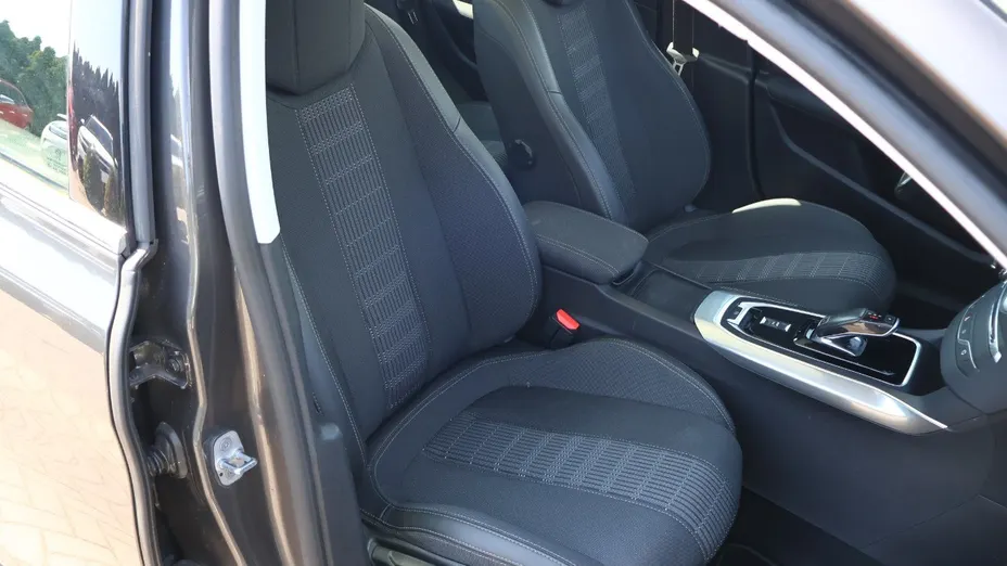 PEUGEOT 308 -