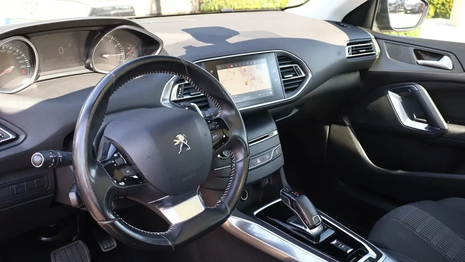 PEUGEOT 308 -