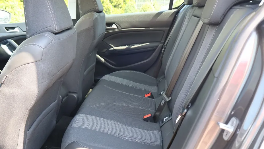 PEUGEOT 308 -