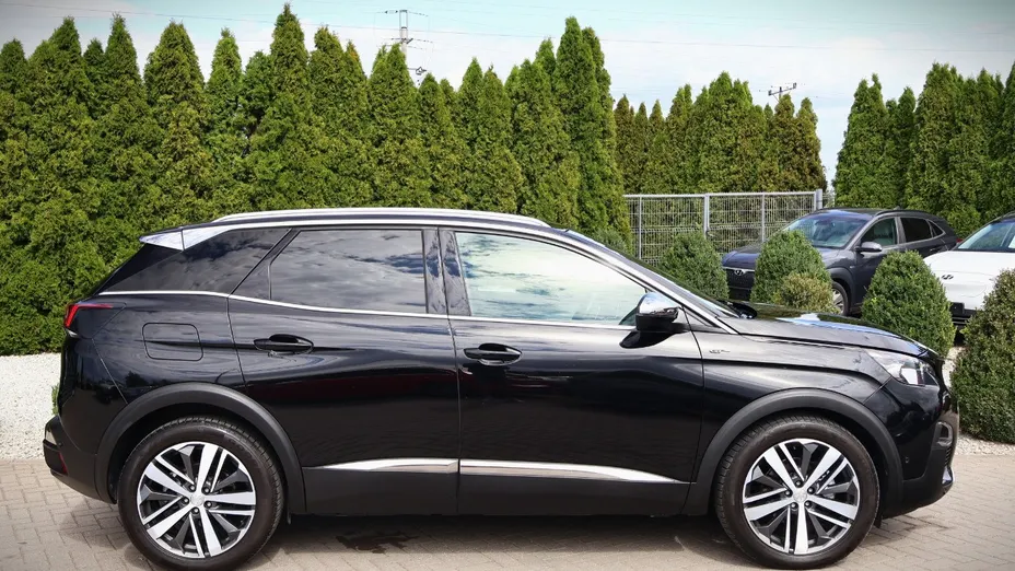 PEUGEOT 3008 -