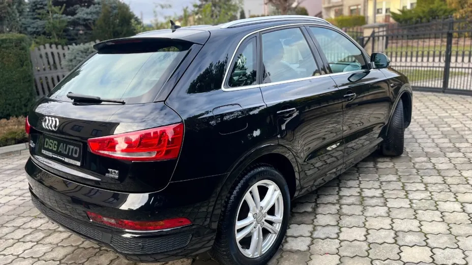 AUDI Q3 -